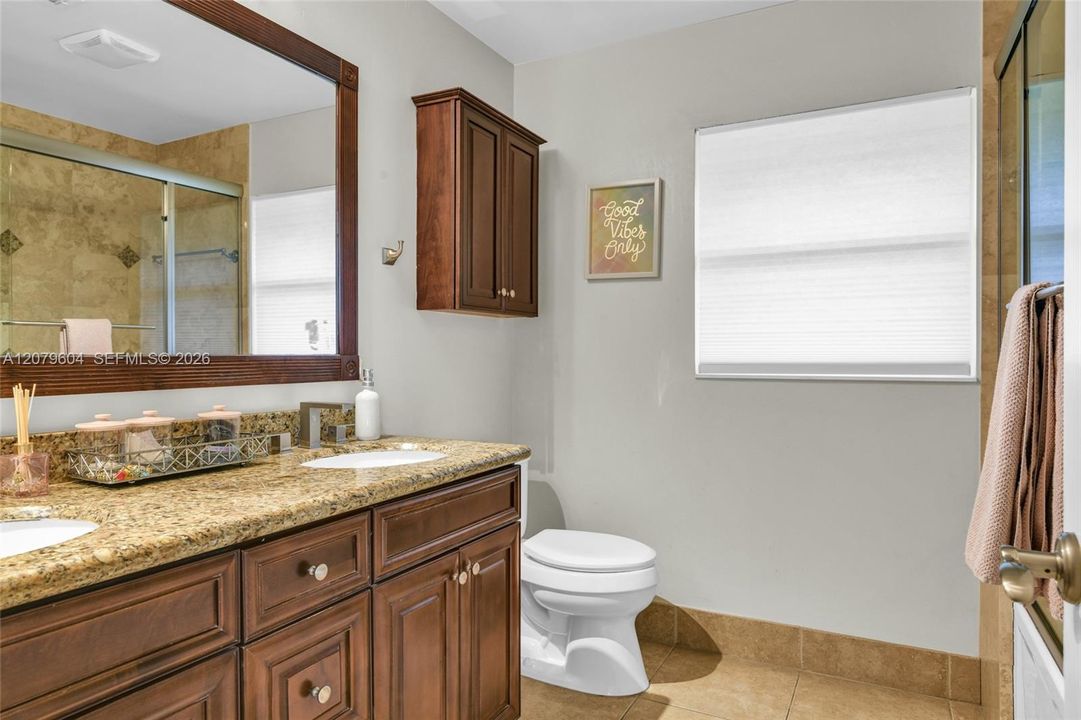 For Rent: $8,900 (5 beds, 3 baths, 2785 Square Feet)