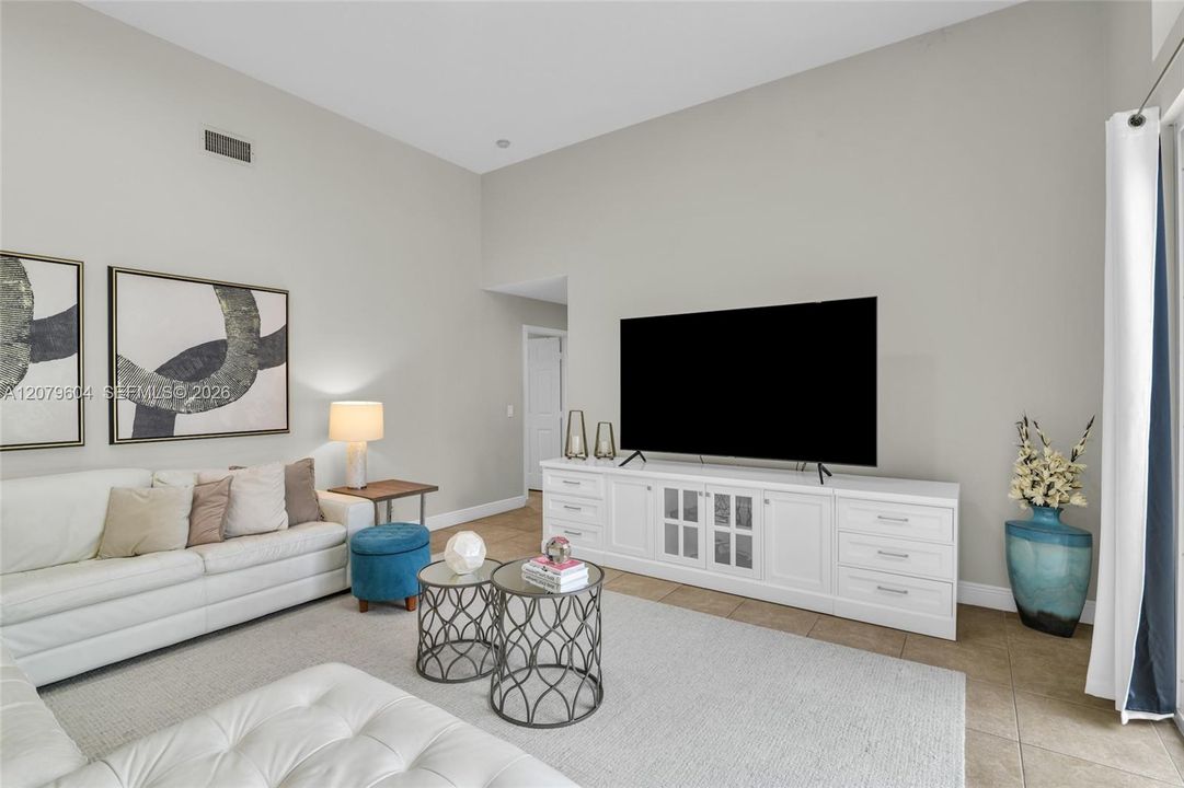 For Rent: $8,900 (5 beds, 3 baths, 2785 Square Feet)