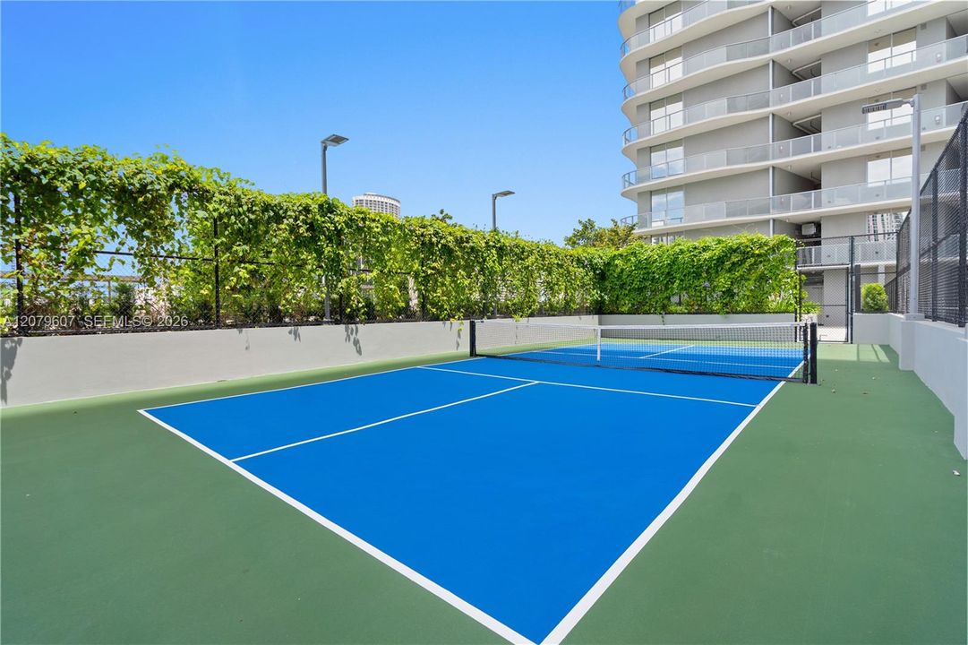For Rent: $5,950 (1 beds, 2 baths, 1216 Square Feet)