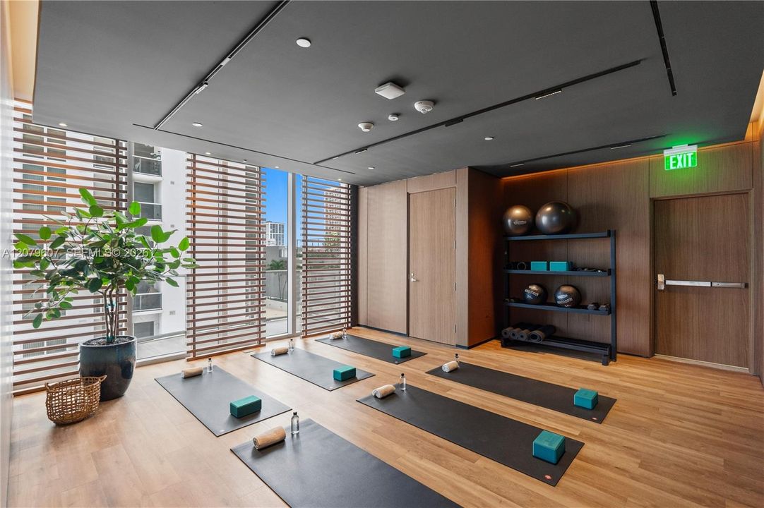 For Rent: $5,950 (1 beds, 2 baths, 1216 Square Feet)