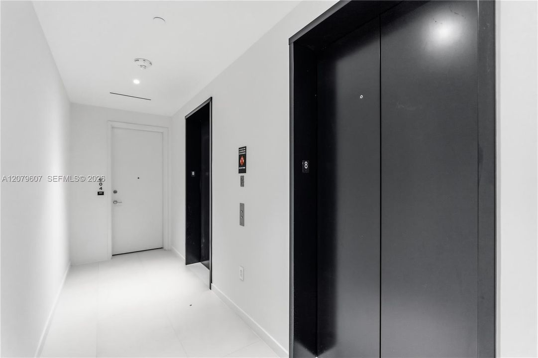 For Rent: $5,950 (1 beds, 2 baths, 1216 Square Feet)