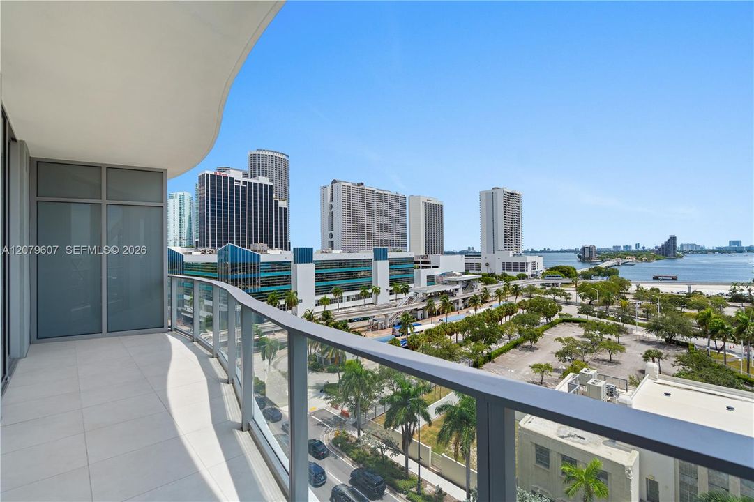 For Rent: $5,950 (1 beds, 2 baths, 1216 Square Feet)