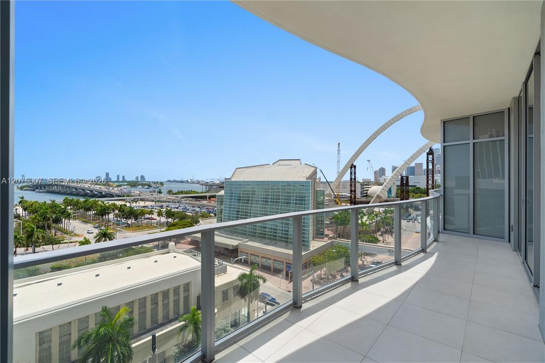 For Rent: $5,950 (1 beds, 2 baths, 1216 Square Feet)