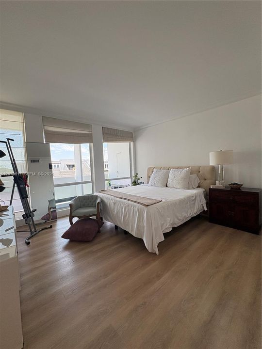 На продажу: $379,900 (1 спален, 1 ванн, 840 Квадратных фут)
