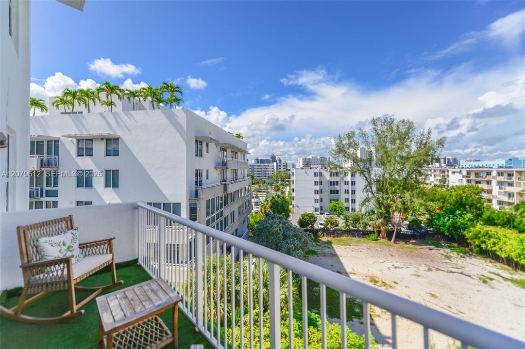 На продажу: $499,000 (2 спален, 2 ванн, 1440 Квадратных фут)