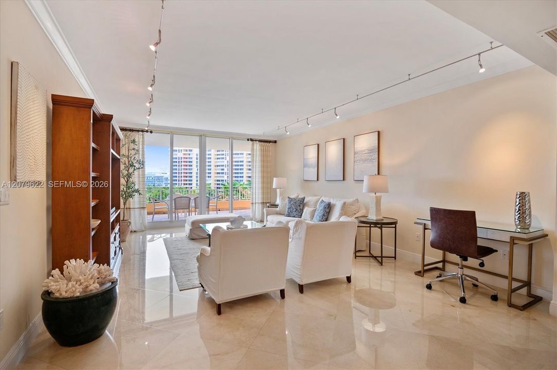 For Rent: $20,000 (3 beds, 3 baths, 2510 Square Feet)