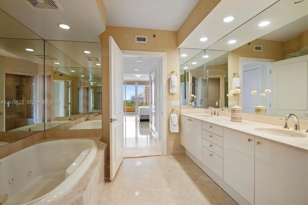 For Rent: $20,000 (3 beds, 3 baths, 2510 Square Feet)