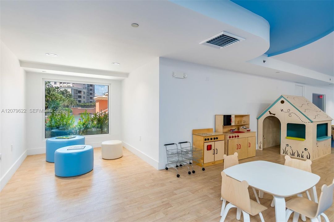 For Rent: $20,000 (3 beds, 3 baths, 2510 Square Feet)