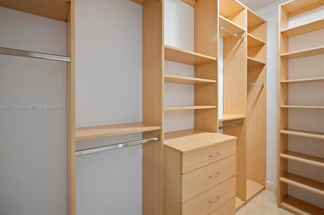 For Rent: $20,000 (3 beds, 3 baths, 2510 Square Feet)