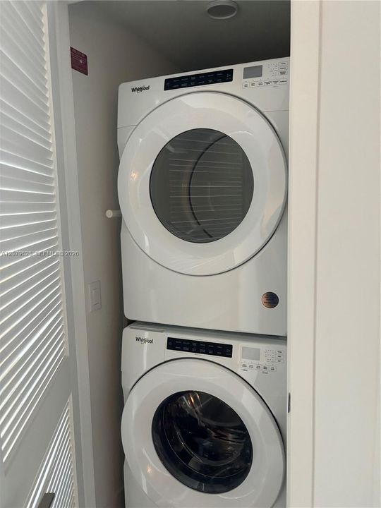 На продажу: $489,999 (1 спален, 1 ванн, 463 Квадратных фут)