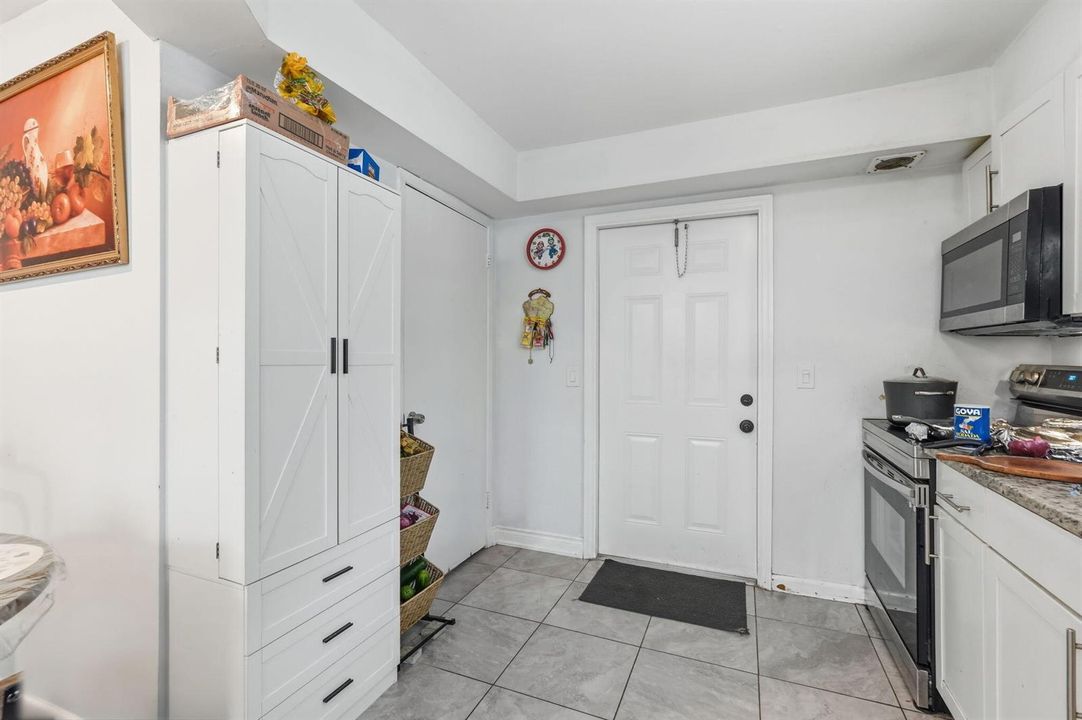 38-web-or-mls-4737_Boatman_St_023