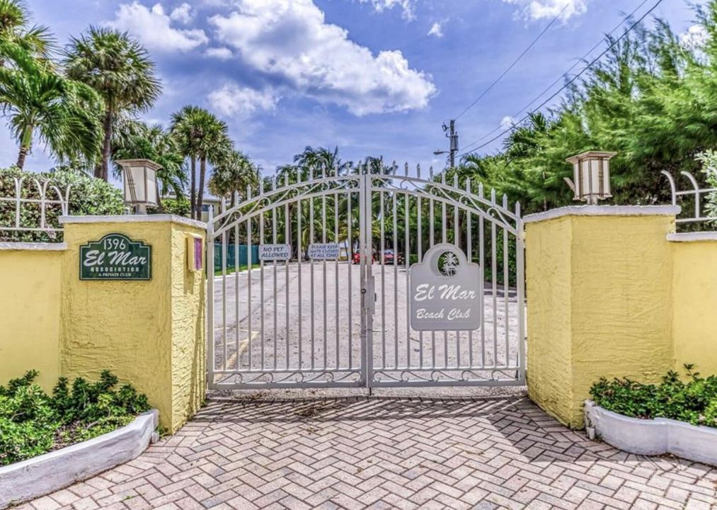 EmerPrivate Beach Access