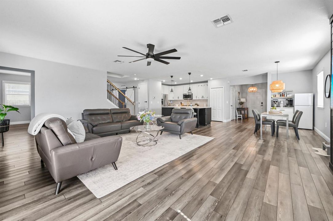 13 Living room 02