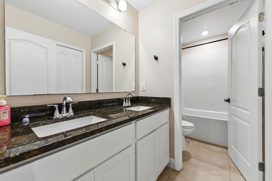 29 Bathroom 02