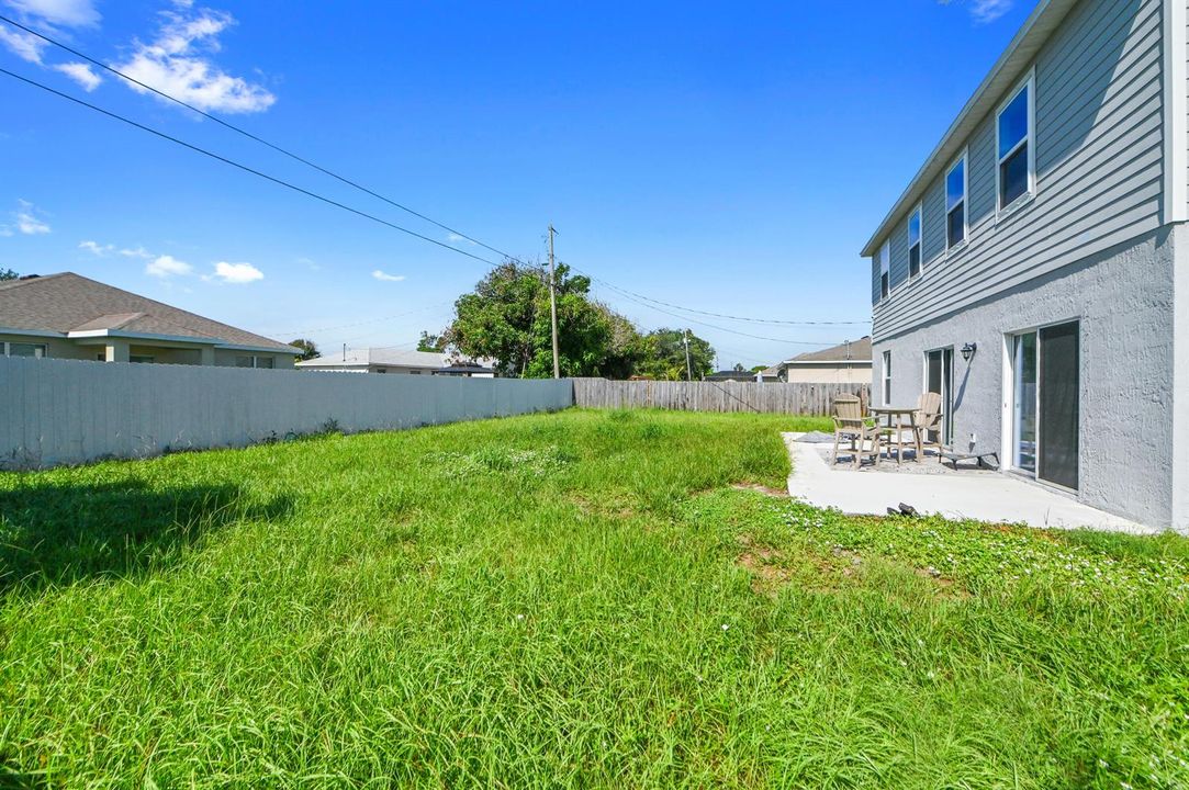 37 backyard 01
