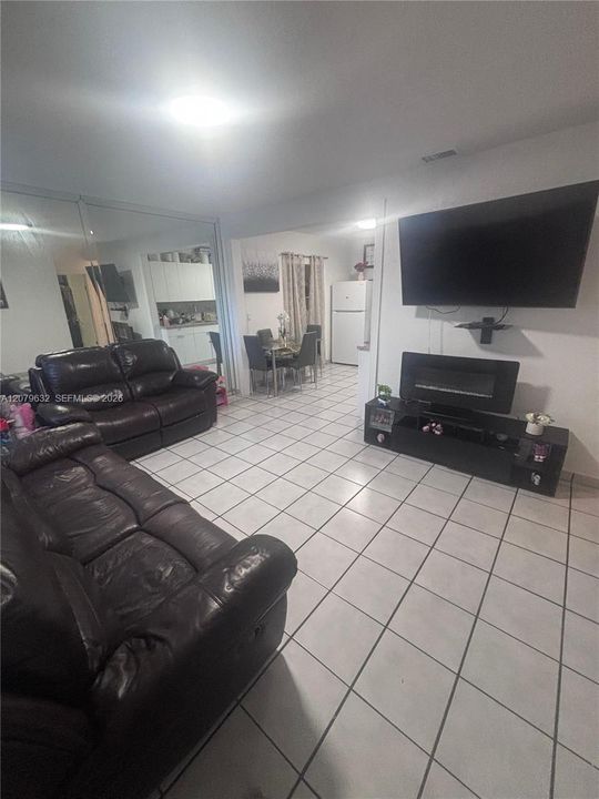 For Sale: $780,000 (4 beds, 3 baths, 1725 Square Feet)