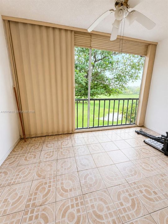 En Venta: $100,000 (2 camas, 2 baños, 930 Pies cuadrados)