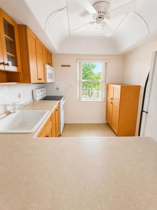 En Venta: $100,000 (2 camas, 2 baños, 930 Pies cuadrados)