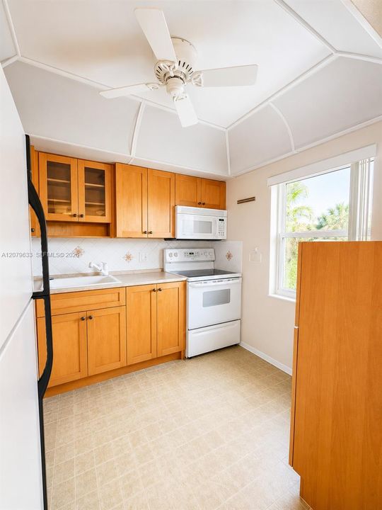 En Venta: $100,000 (2 camas, 2 baños, 930 Pies cuadrados)