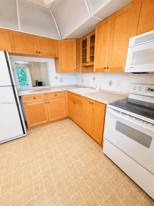En Venta: $100,000 (2 camas, 2 baños, 930 Pies cuadrados)
