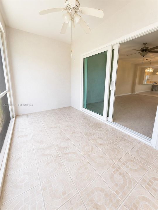 En Venta: $100,000 (2 camas, 2 baños, 930 Pies cuadrados)