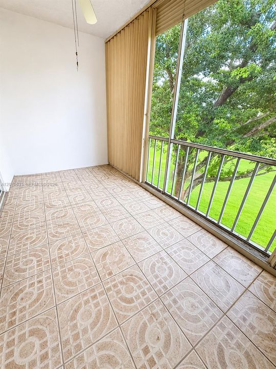 En Venta: $100,000 (2 camas, 2 baños, 930 Pies cuadrados)