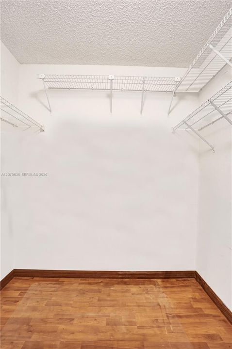 En Venta: $400,000 (2 camas, 2 baños, 1308 Pies cuadrados)