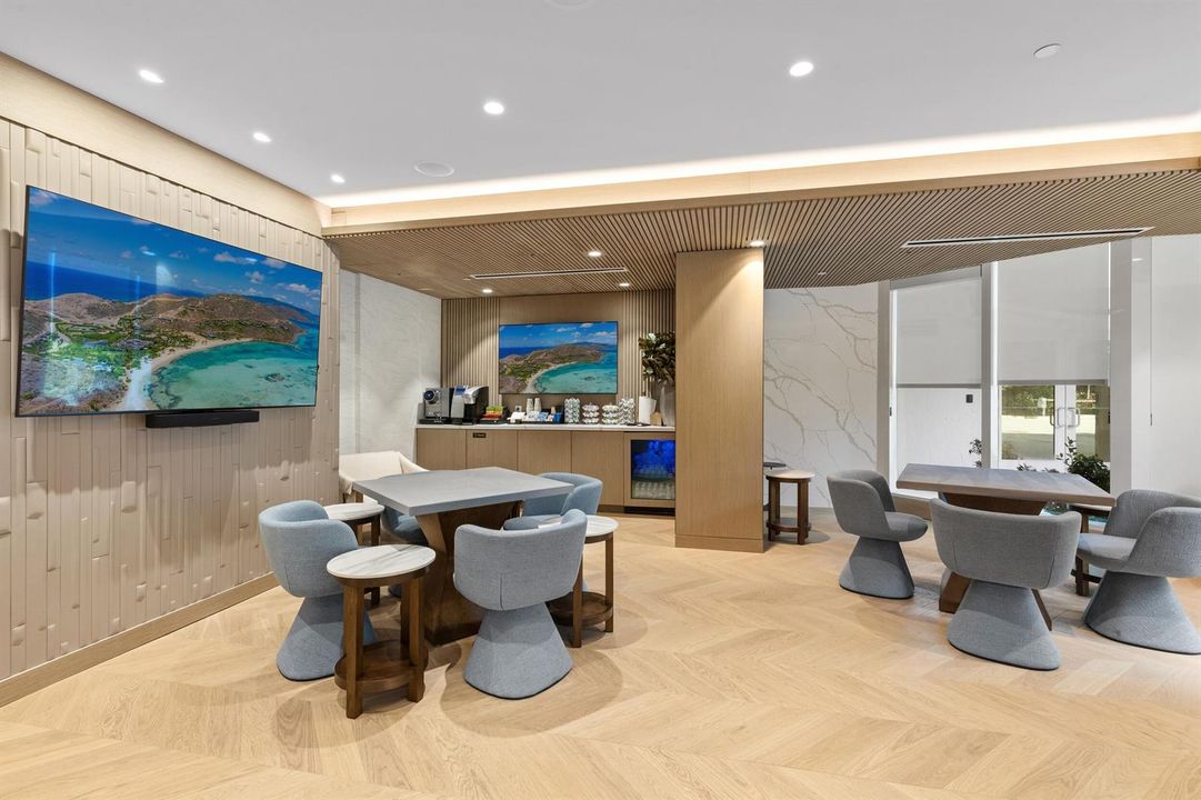 Presidential Place Lounge