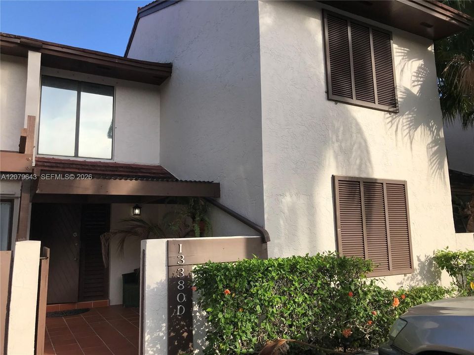 For Rent: $3,300 (3 beds, 3 baths, 1908 Square Feet)