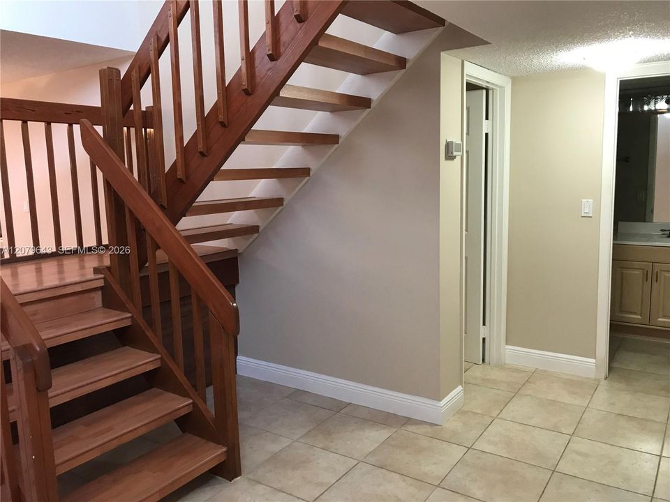 For Rent: $3,300 (3 beds, 3 baths, 1908 Square Feet)