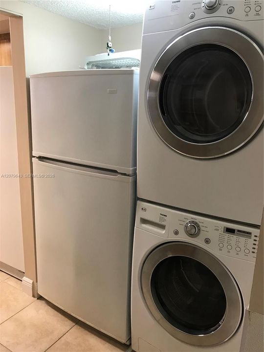 For Rent: $3,300 (3 beds, 3 baths, 1908 Square Feet)