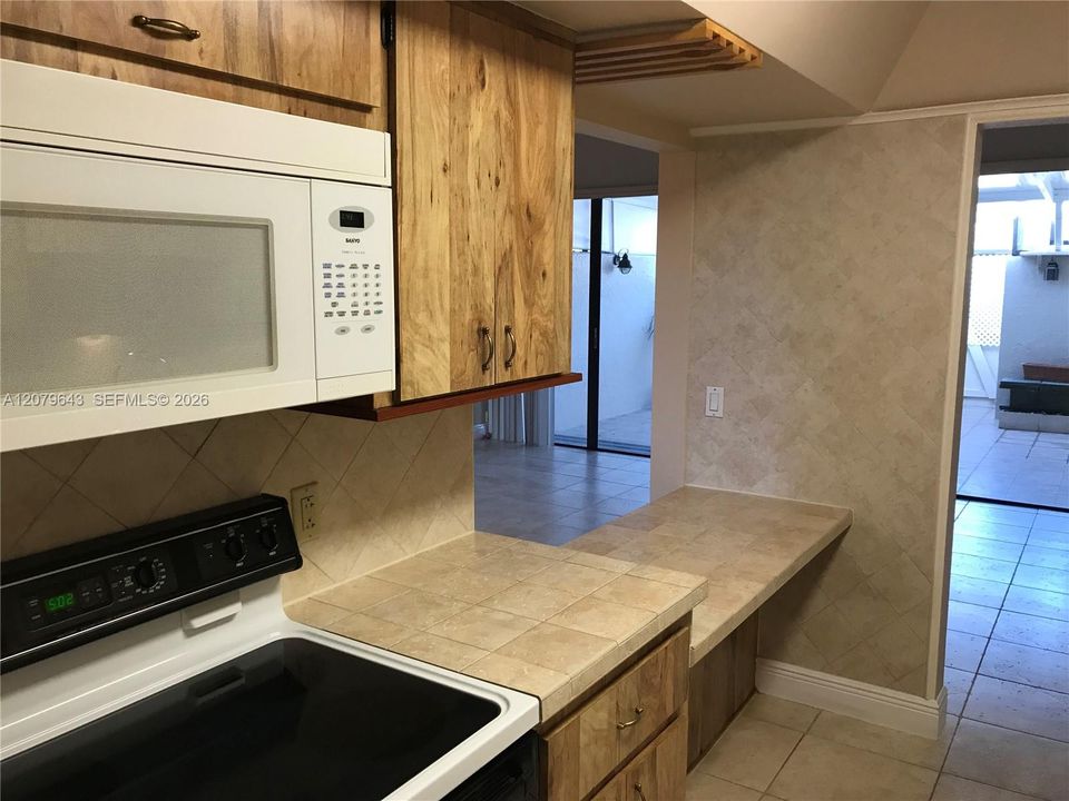 For Rent: $3,300 (3 beds, 3 baths, 1908 Square Feet)