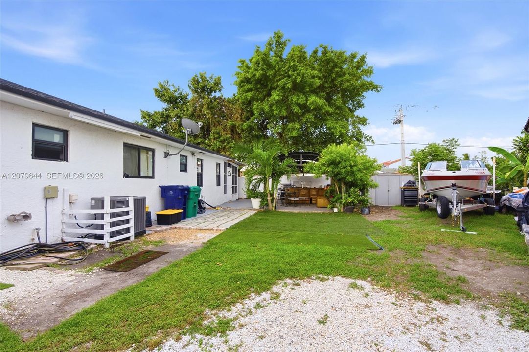 For Sale: $590,000 (4 beds, 2 baths, 1368 Square Feet)