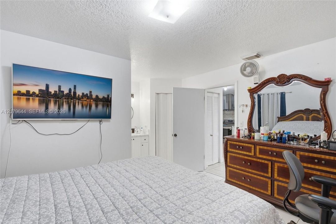 For Sale: $590,000 (4 beds, 2 baths, 1368 Square Feet)