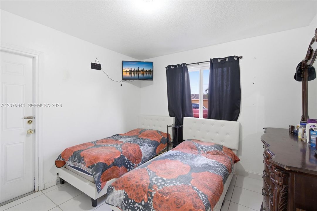 For Sale: $590,000 (4 beds, 2 baths, 1368 Square Feet)