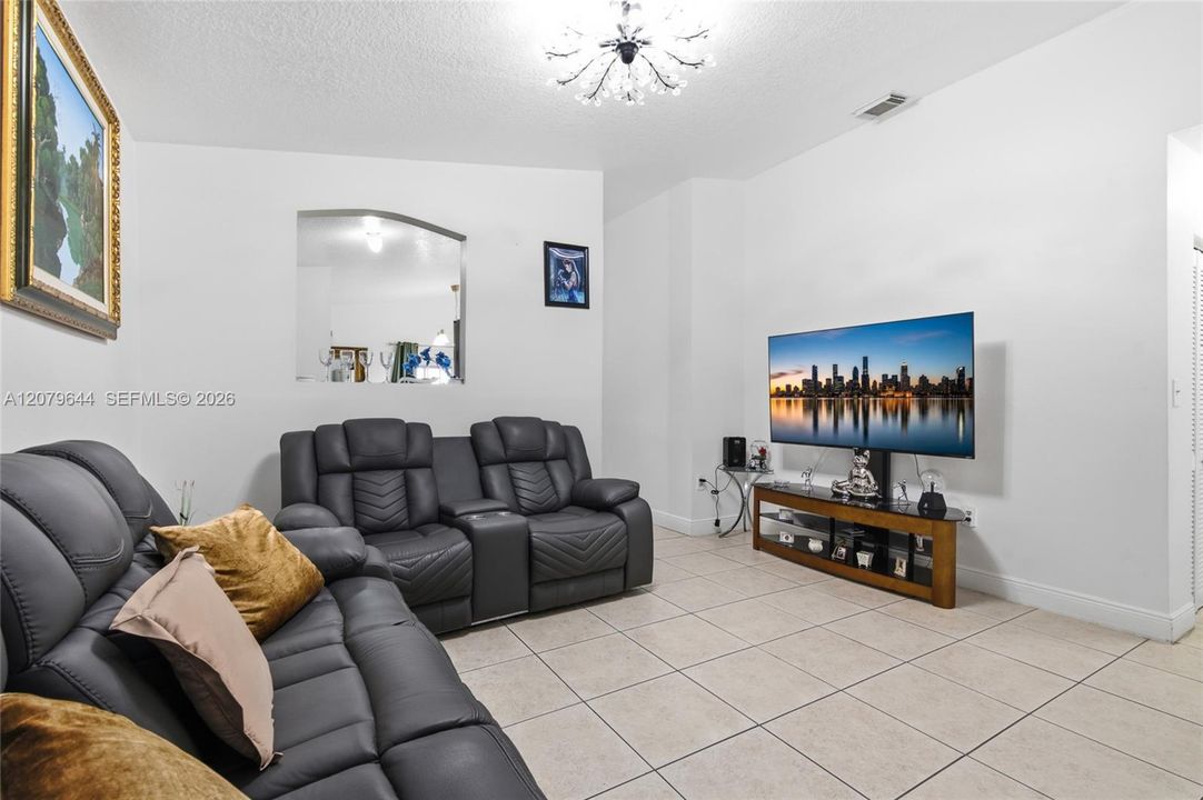 For Sale: $590,000 (4 beds, 2 baths, 1368 Square Feet)