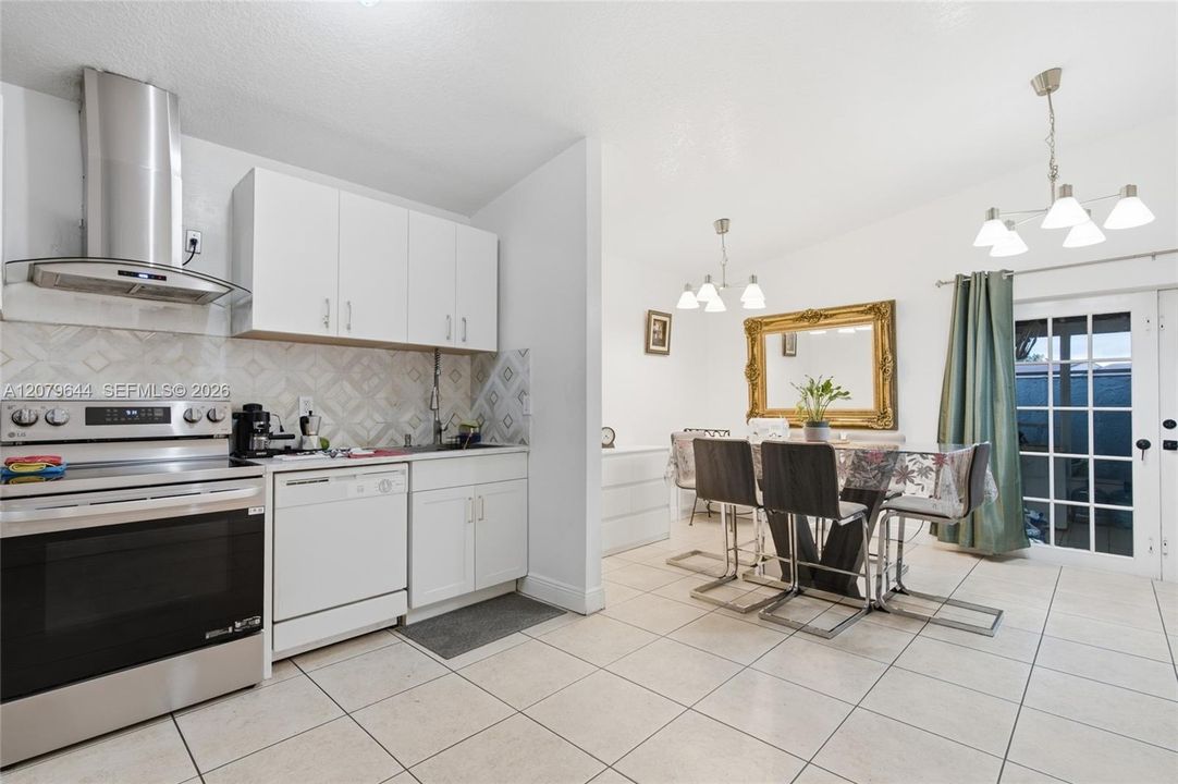 For Sale: $590,000 (4 beds, 2 baths, 1368 Square Feet)