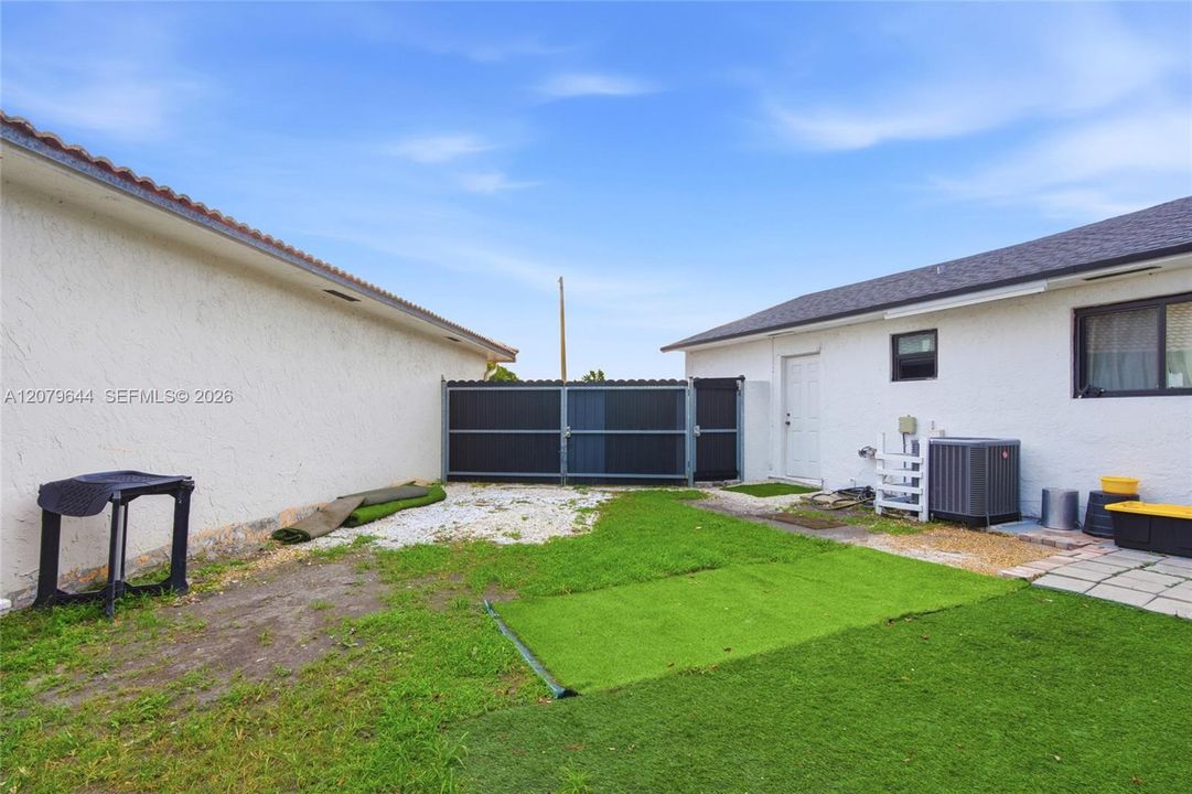 For Sale: $590,000 (4 beds, 2 baths, 1368 Square Feet)