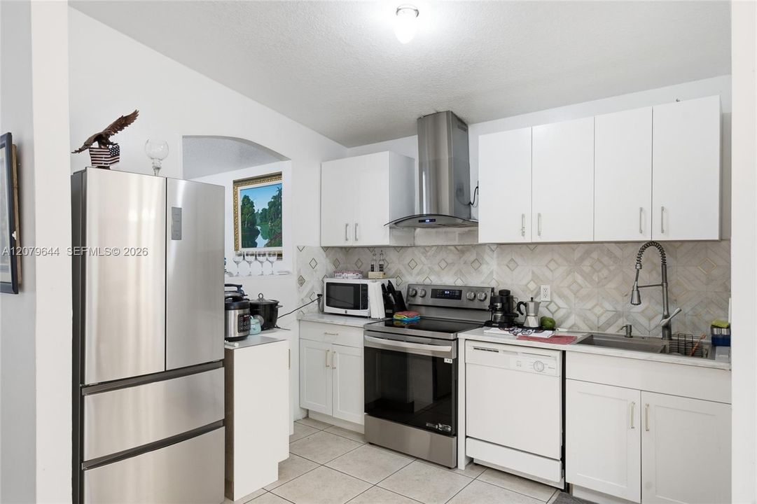 For Sale: $590,000 (4 beds, 2 baths, 1368 Square Feet)