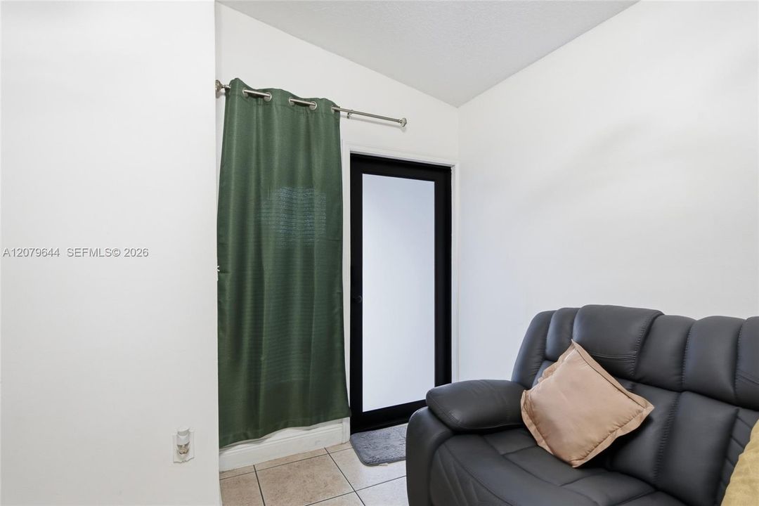 For Sale: $590,000 (4 beds, 2 baths, 1368 Square Feet)