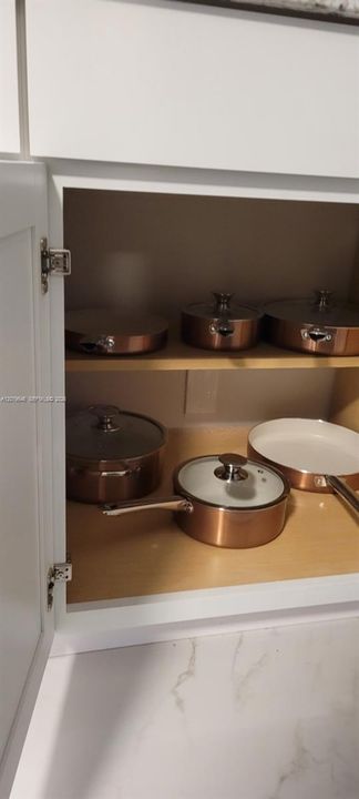 For Rent: $2,500 (1 beds, 1 baths, 3974 Square Feet)