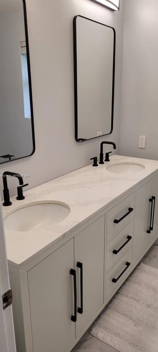 For Rent: $2,500 (1 beds, 1 baths, 3974 Square Feet)