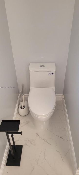 For Rent: $2,500 (1 beds, 1 baths, 3974 Square Feet)