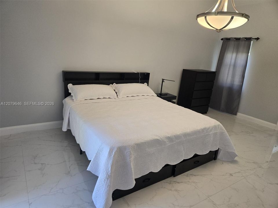 For Rent: $2,500 (1 beds, 1 baths, 3974 Square Feet)