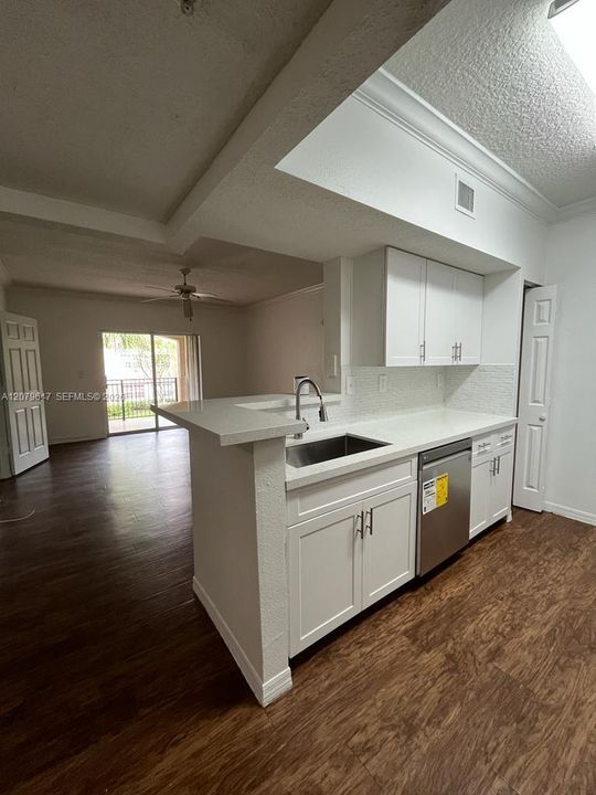 En Venta: $325,000 (2 camas, 2 baños, 1130 Pies cuadrados)