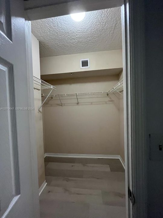 En Venta: $325,000 (2 camas, 2 baños, 1130 Pies cuadrados)