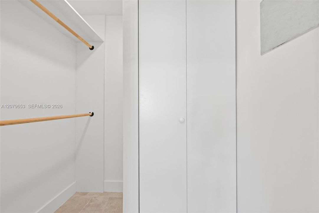 For Rent: $6,500 (3 beds, 3 baths, 1707 Square Feet)