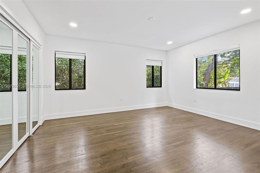 For Rent: $6,500 (3 beds, 3 baths, 1707 Square Feet)