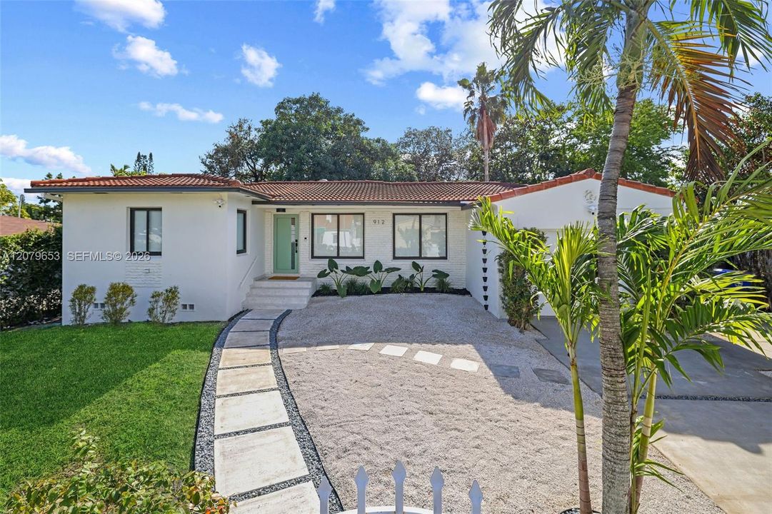 For Rent: $6,500 (3 beds, 3 baths, 1707 Square Feet)