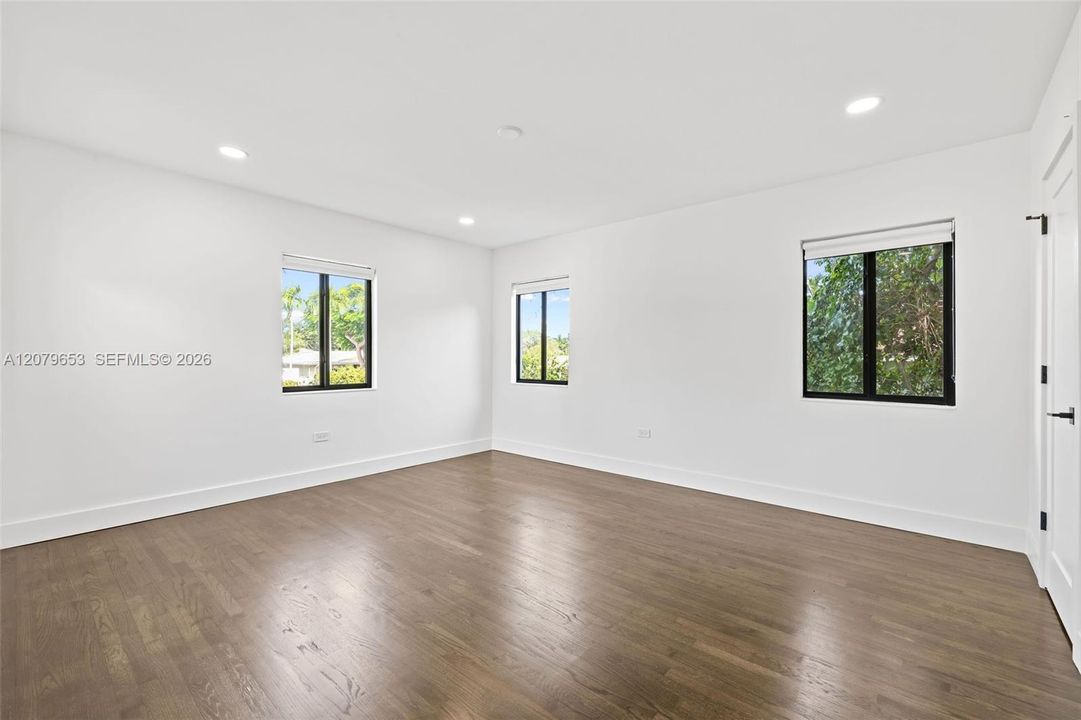 For Rent: $6,500 (3 beds, 3 baths, 1707 Square Feet)
